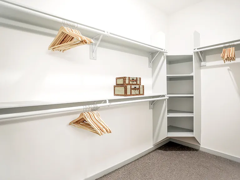Livery Modern Apartments — Photo 9
