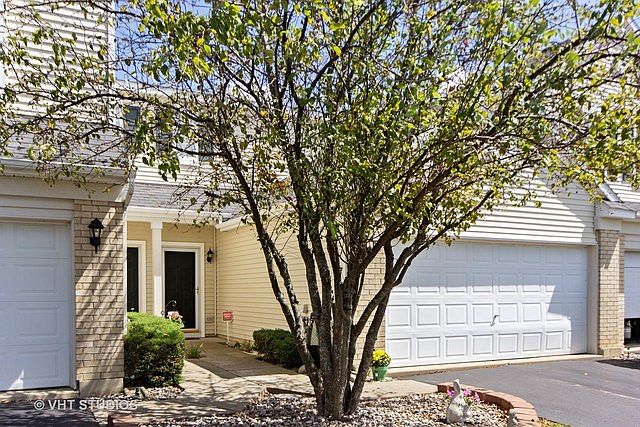 1st image of 204 Parkside Dr