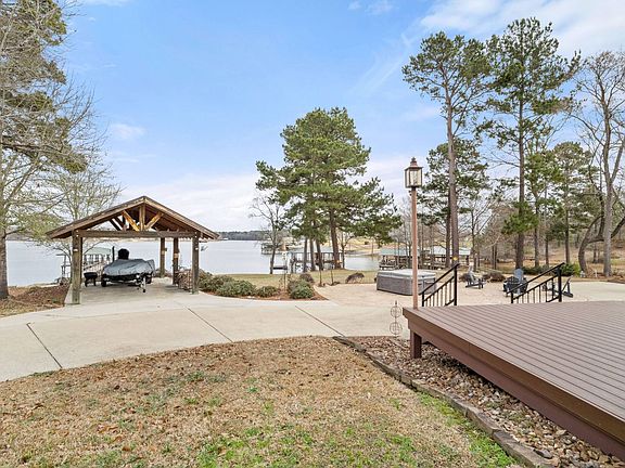 3rd image of 70 Northstar Ln
