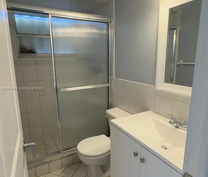 1421 NW 45th St #5 — Photo 3