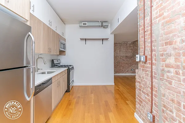 Rented by MySpaceNYC | media 23
