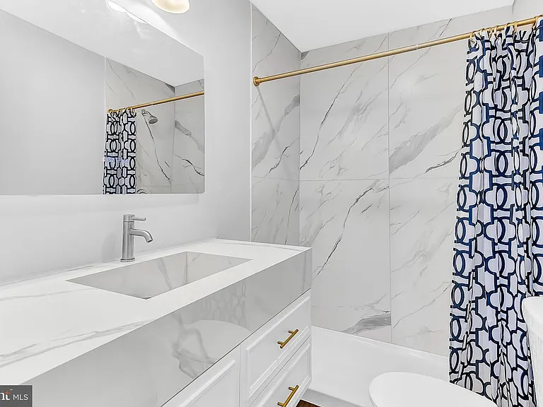 211 Walnut St — Photo 31