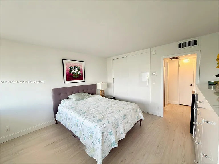 3140 S Ocean Dr #512 — Photo 28