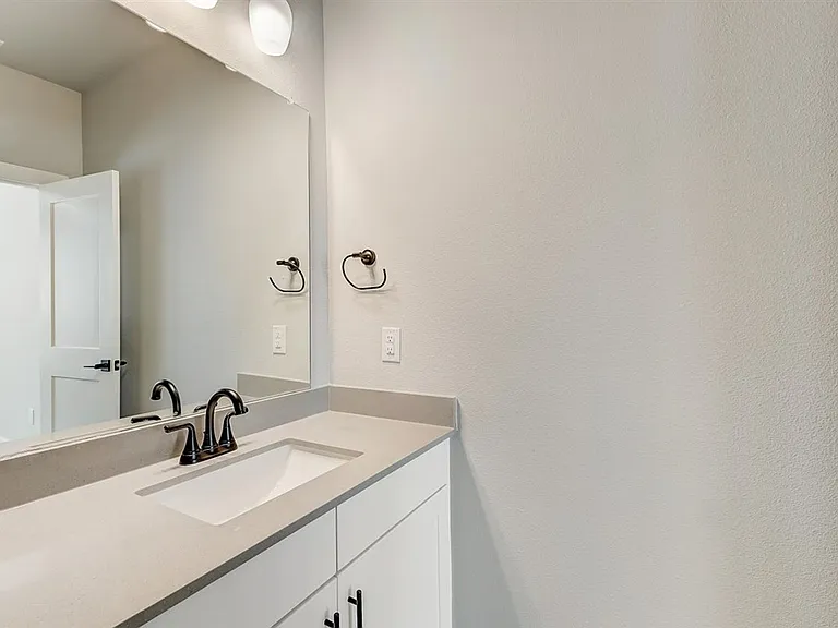 Carmel Villas — Photo 35