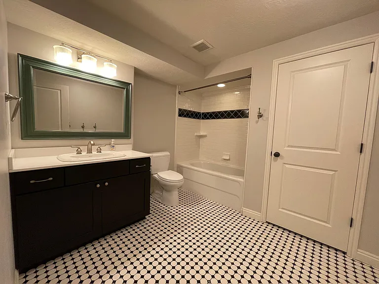 13228 S 2600 W — Photo 8