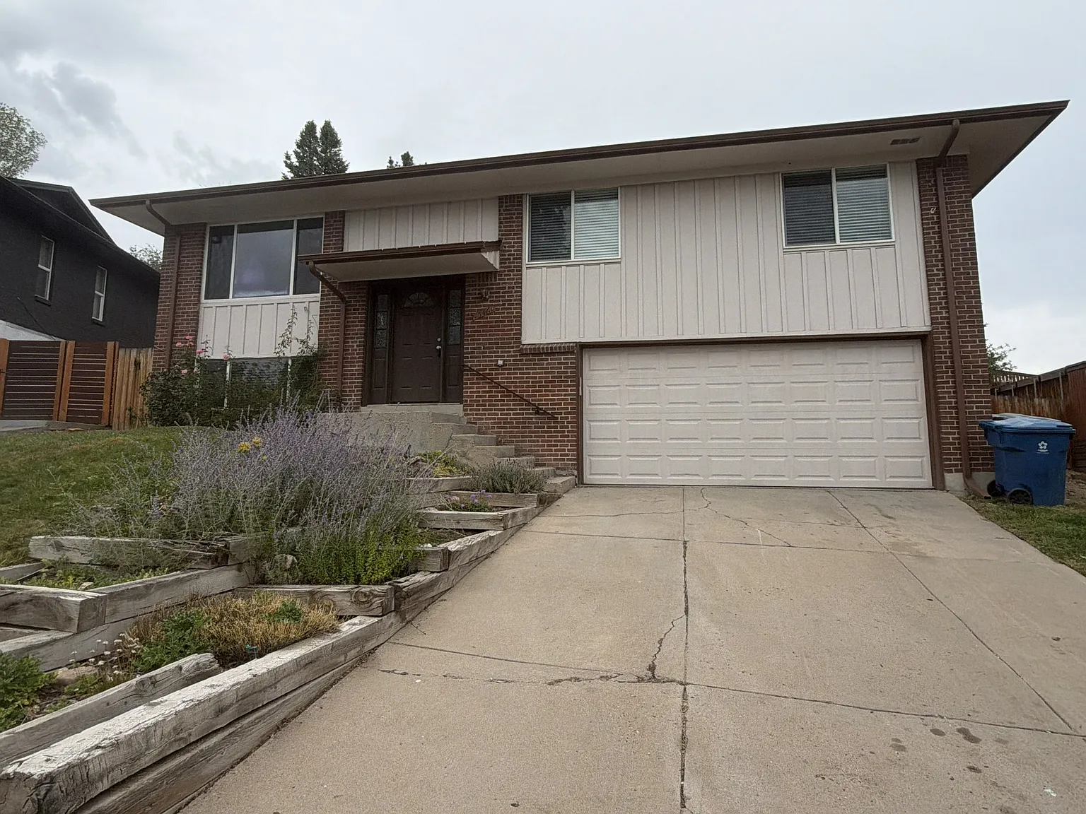 3 bed, 1918 sqft, $2,995 — Photo 1