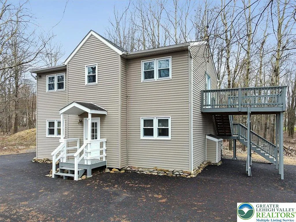 3 bed, 2.5 bath, 2554 sqft, $2,800 — Photo 2