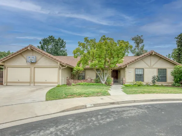 654 W Mesa Ave, Clovis, CA 93612