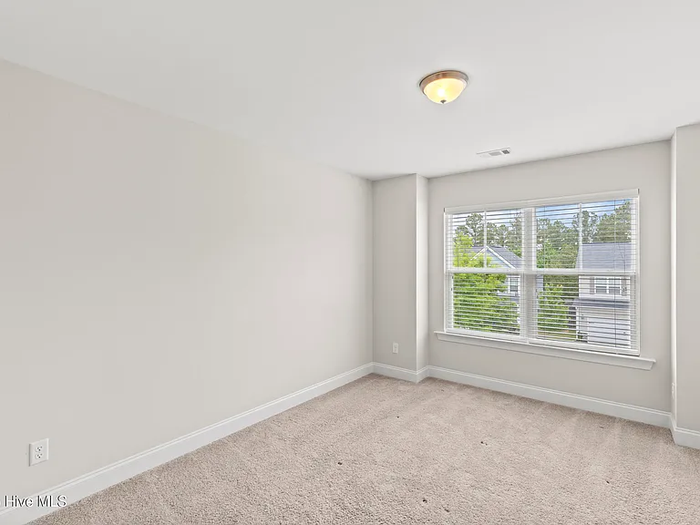 208 Torrey Pine Trl — Photo 32