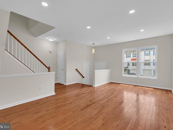 5th image of 10506 Montrose Way
