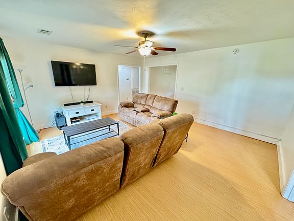 3rd image of 42 Lee Road 2052
