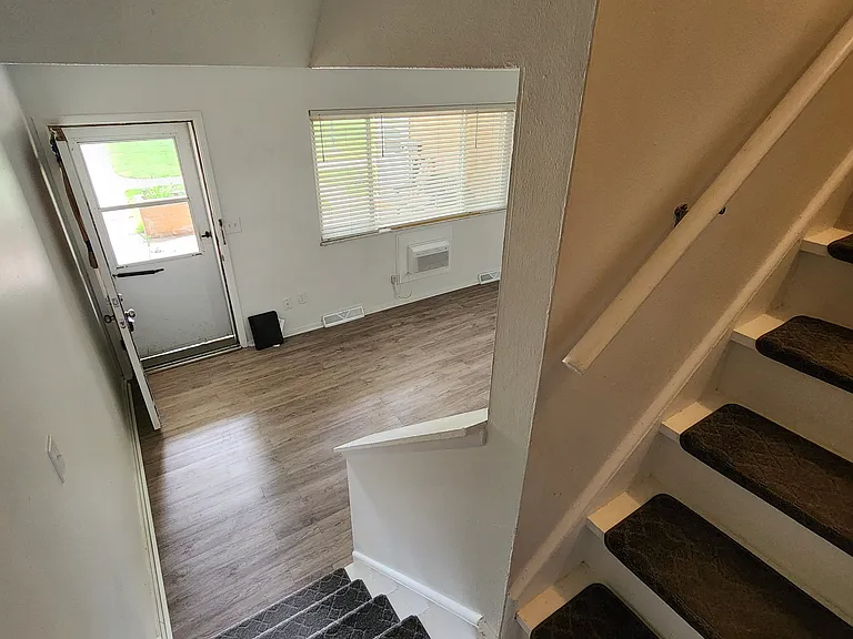 2472 Warren Pkwy — Photo 13