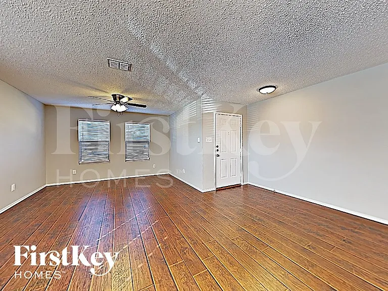 1001 Mazourka Dr — Photo 5