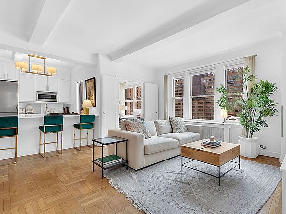 2nd image of 330 W 72nd St APT 7D