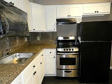 4th image of 820 Moosic St APT 2