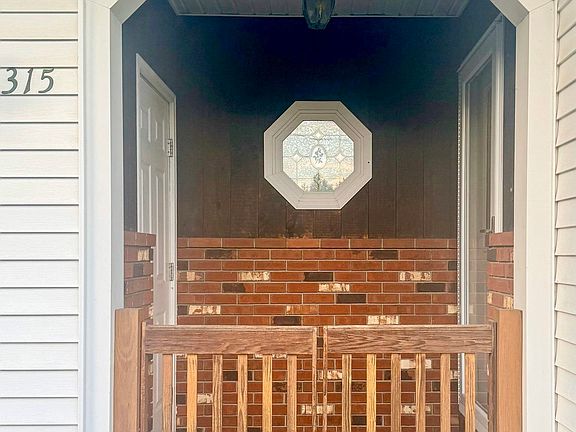 4th image of 315 East Cobble Hill Road
