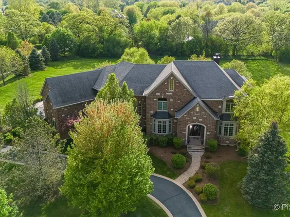 23150 Coyote Trl, Lake Barrington, IL 60010