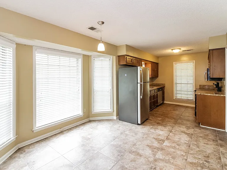 6708 Henredon Dr — Photo 10