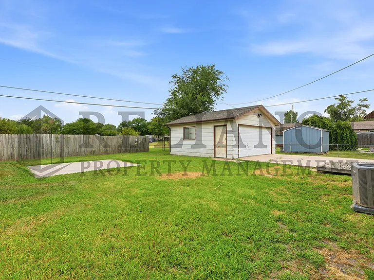 3349 S Vine St — Photo 8