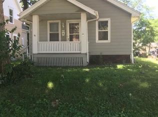 855 14th St NE, Cedar Rapids, IA 52402