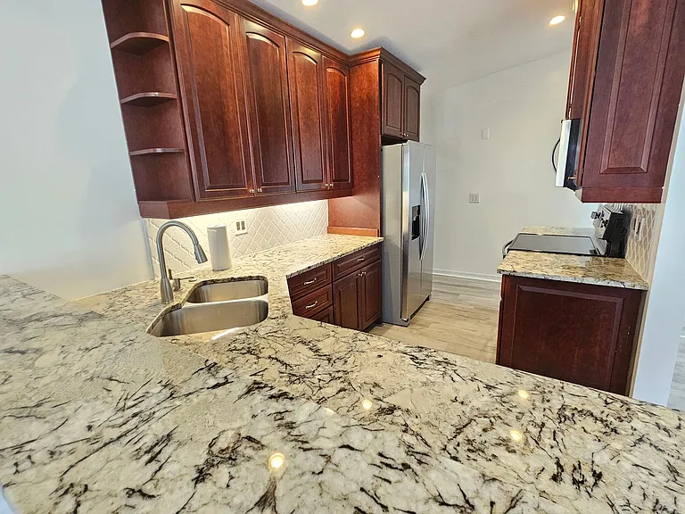 341 Bayshore Dr — Photo 13