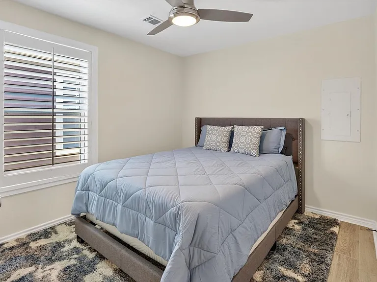 4315 Cabell Dr — Photo 30