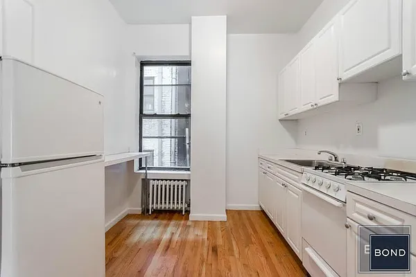 Rented by Bond New York | media 10