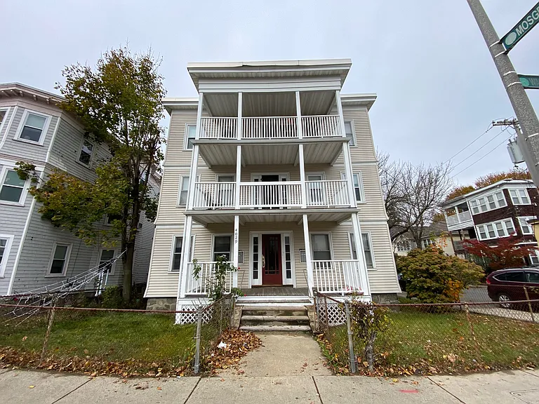 4029 Washington St #1-R — Photo 11