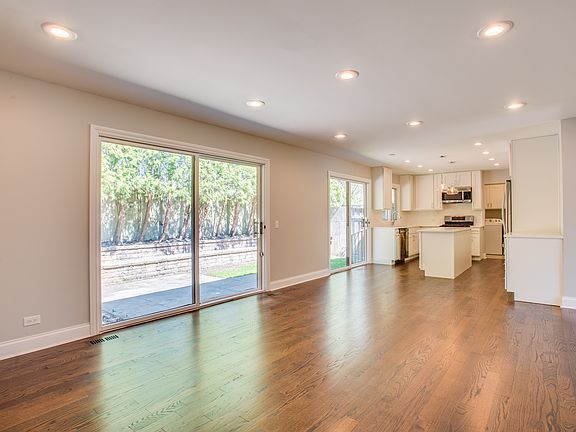 4th image of 1424 Estate Ln