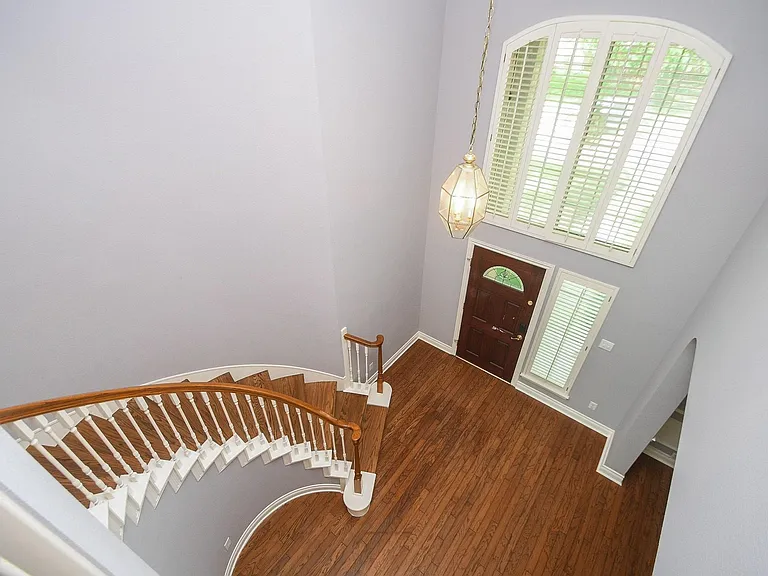 215 Wildmoor Ct — Photo 13