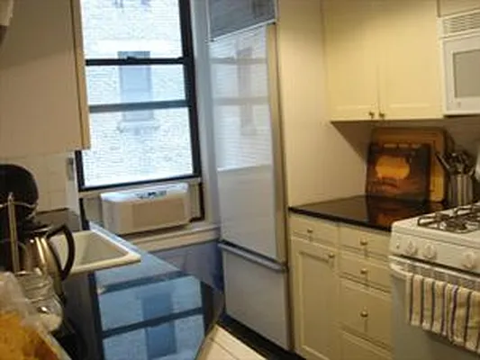 Rented by Douglas Elliman | media 3