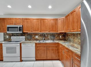 70 Cambridge Ln, Boynton Beach, FL 33436