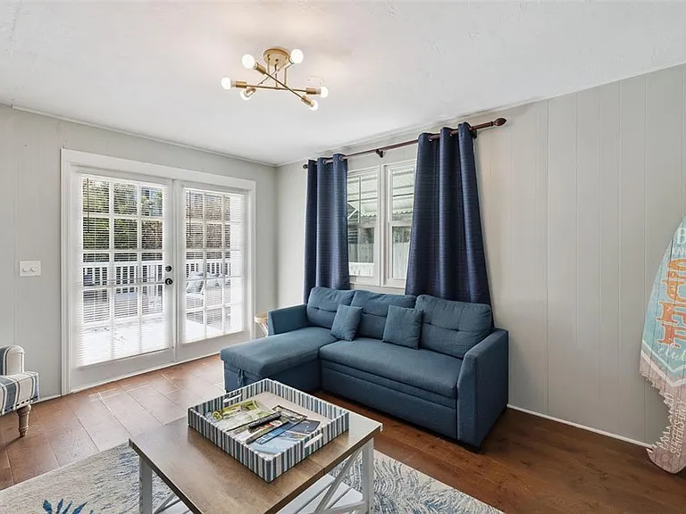 109 N Peninsula Ave — Photo 4