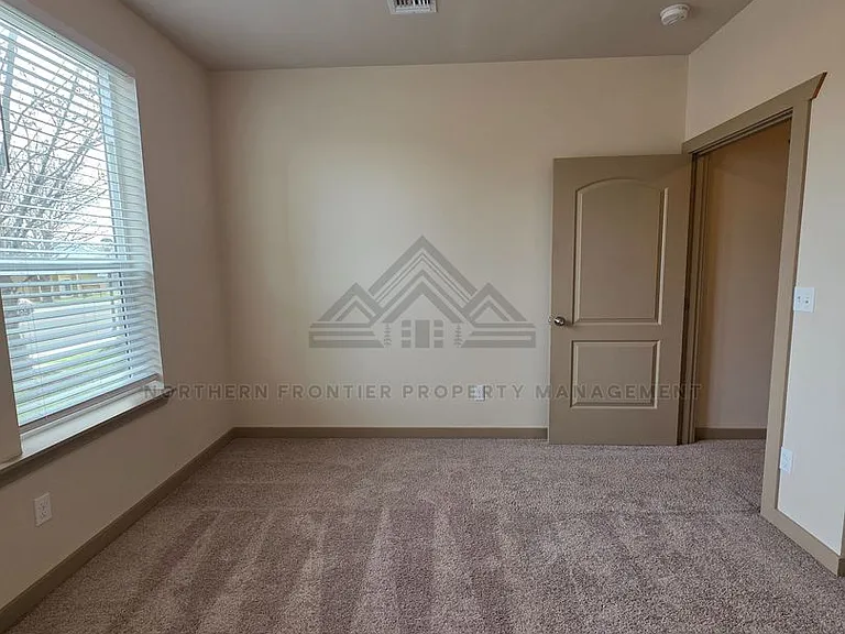 1410 S College Ave — Photo 29