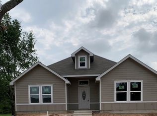 20738 Ruby St, Waller, TX 77484