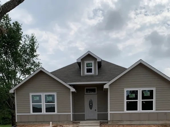 20738 Ruby St, Waller, TX 77484