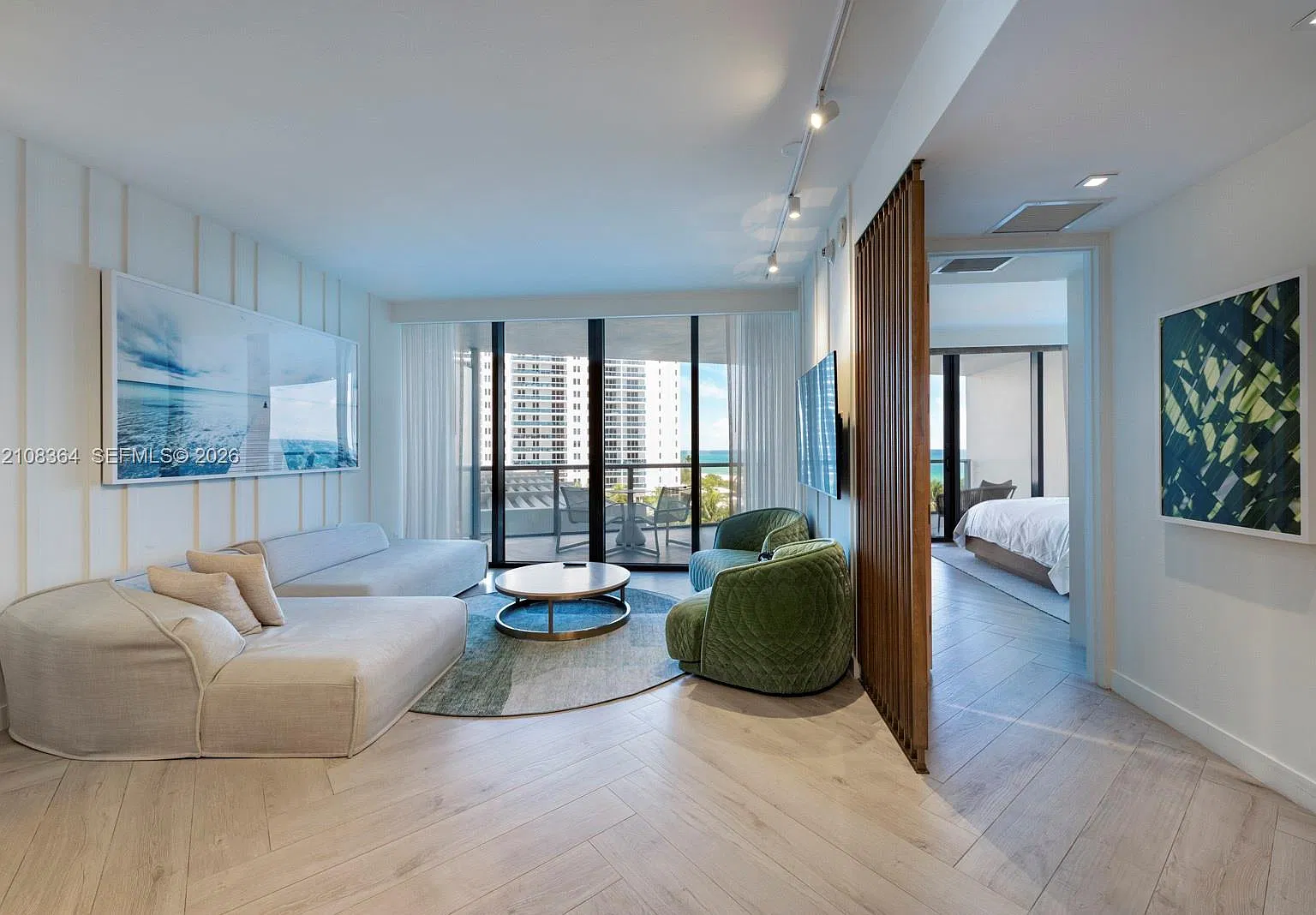 2201 Collins Ave Condo — Photo 4