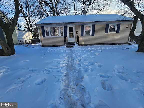 2nd image of 121 McClellan Ave