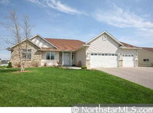 1150 Esther Ln, Owatonna, MN 55060