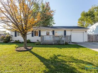 3202 Wick Dr, Oregon, OH 43616