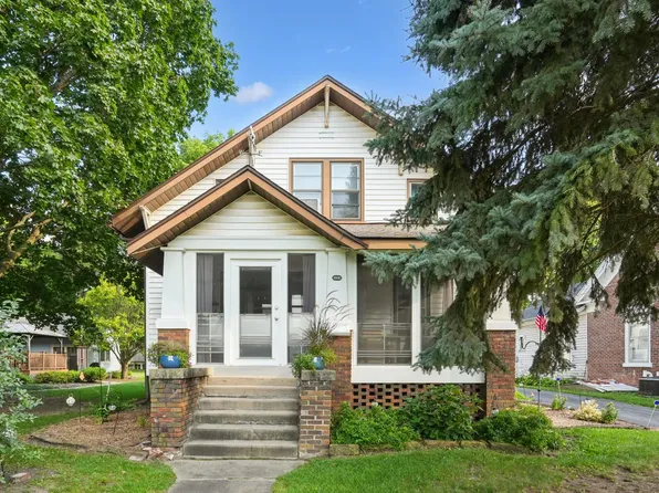 318 W 3rd St, Prophetstown, IL 61277