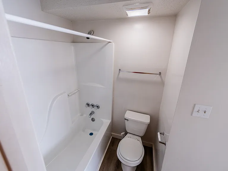 Stonewood Apartments — Photo 27