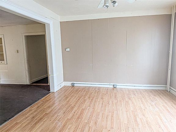 2nd image of 1015 6th Street #2