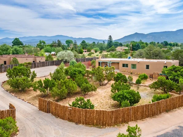 1315 Old Pecos Trl, Santa Fe, NM 87505