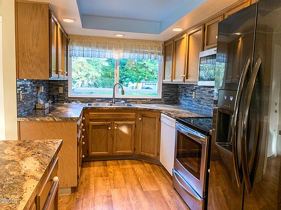 4th image of 5801 NE Voyage Ave APT 24