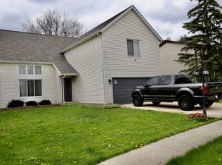121 Abbeywood Cir, Streamwood, IL