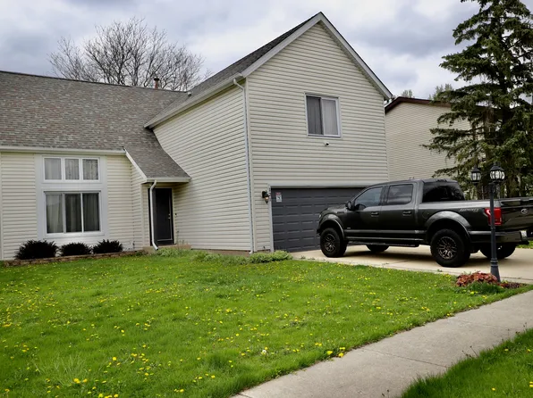 121 Abbeywood Cir, Streamwood, IL 60107