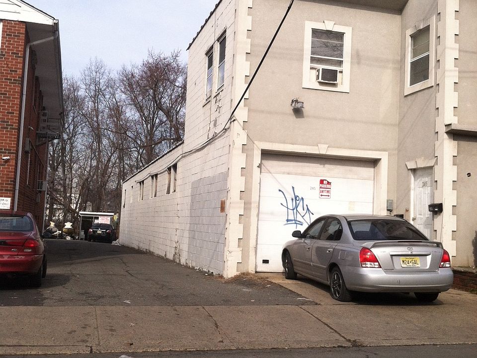 2nd image of 245-247 W Grand St