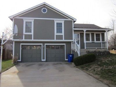 527 W Johnston St, Olathe, KS, 66061