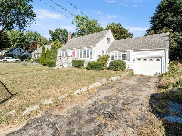 16 Douglass Way, Exeter, NH 03833